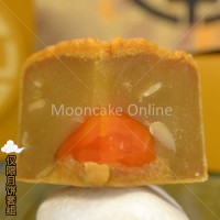 单黄白莲蓉月饼 Baked Moon Cake with White Lotus & Single Yolk